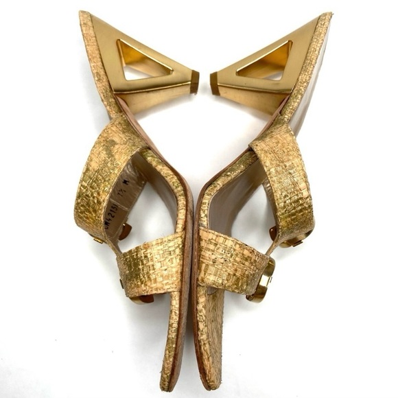 Vintage STUART WEITZMAN Raffia and Gold Metal Heeled Sandals - Picture 10 of 16